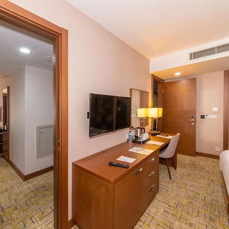 Land Park Hotel อิสตันบูล ภายนอก รูปภาพ
