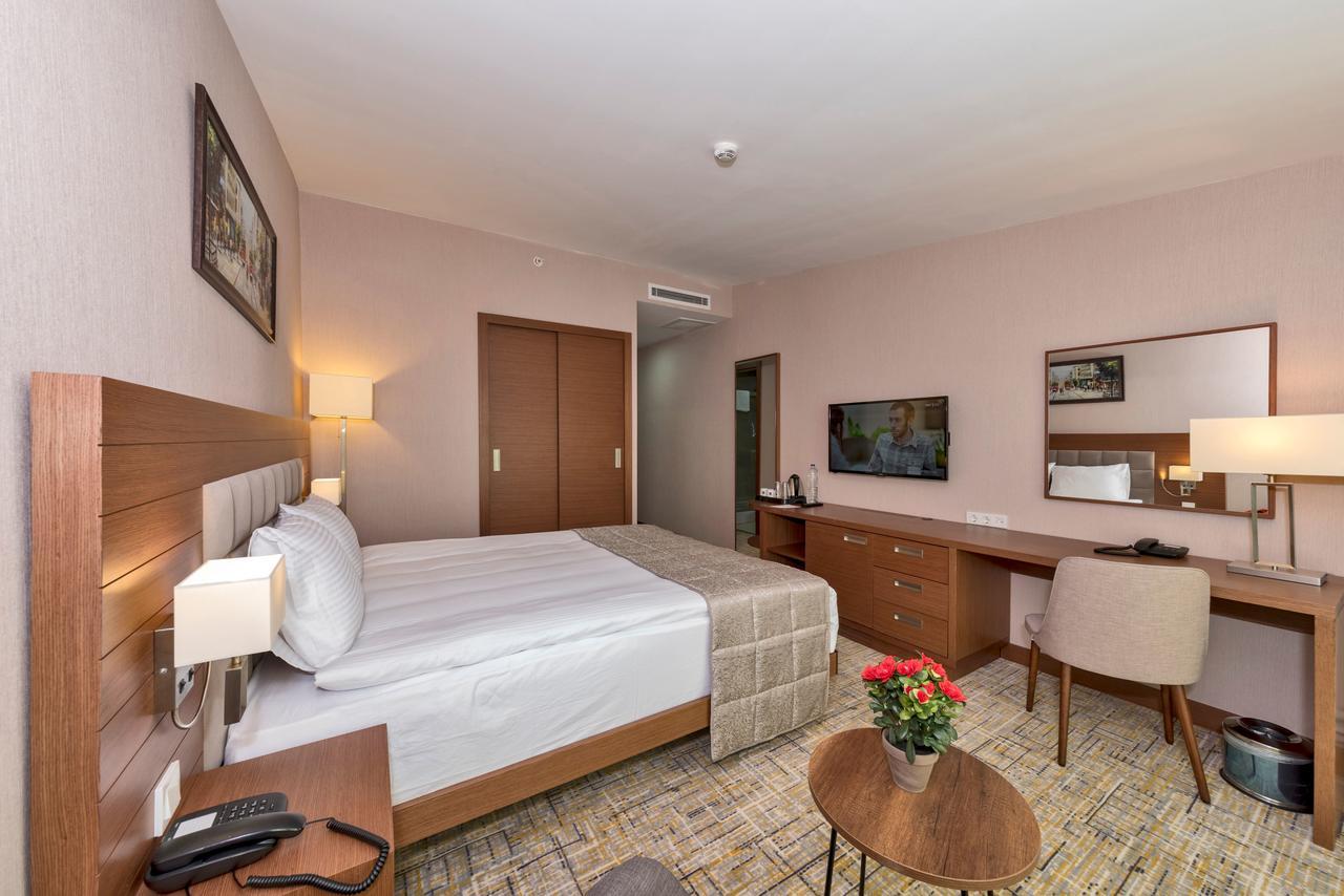 Land Park Hotel อิสตันบูล ภายนอก รูปภาพ