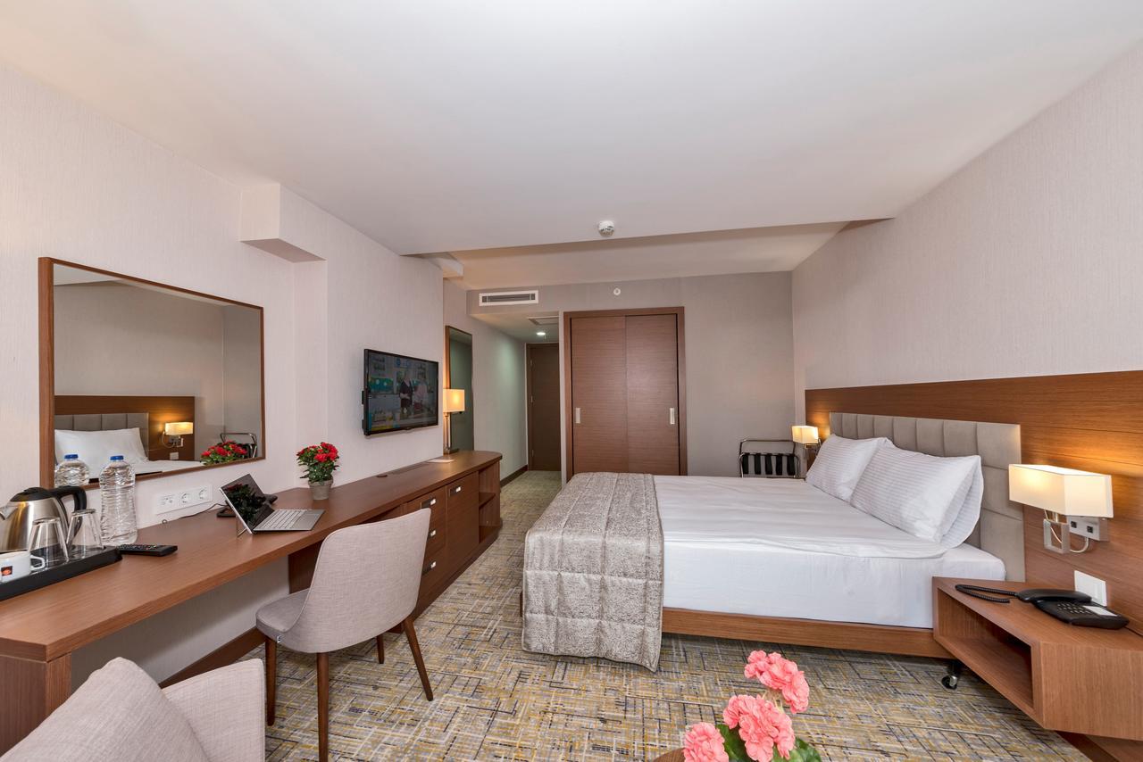 Land Park Hotel อิสตันบูล ภายนอก รูปภาพ