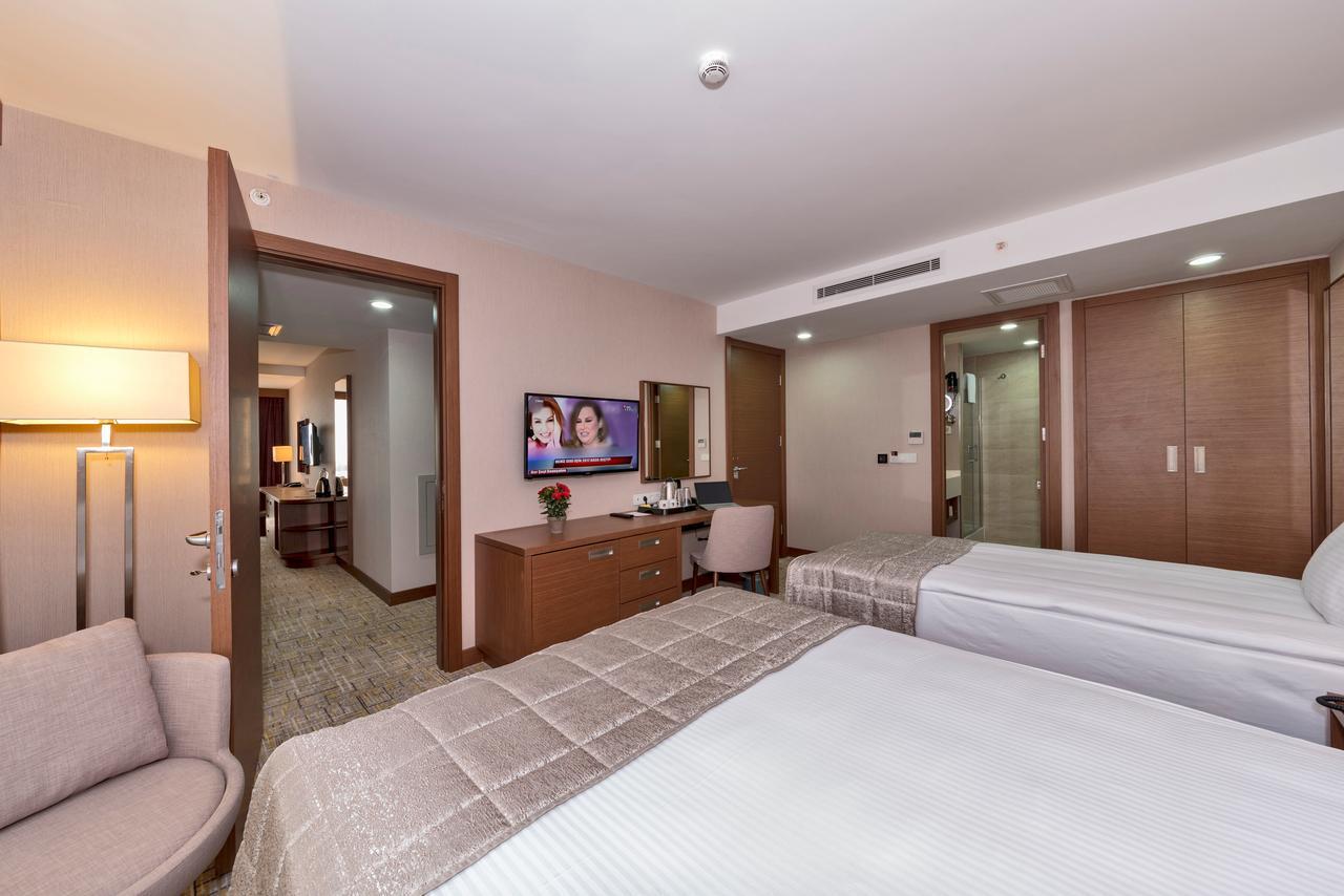 Land Park Hotel อิสตันบูล ภายนอก รูปภาพ