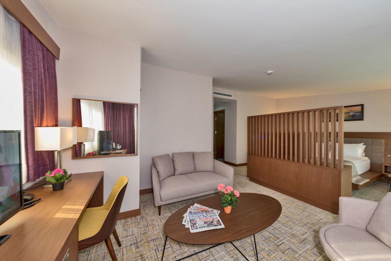 Land Park Hotel อิสตันบูล ภายนอก รูปภาพ