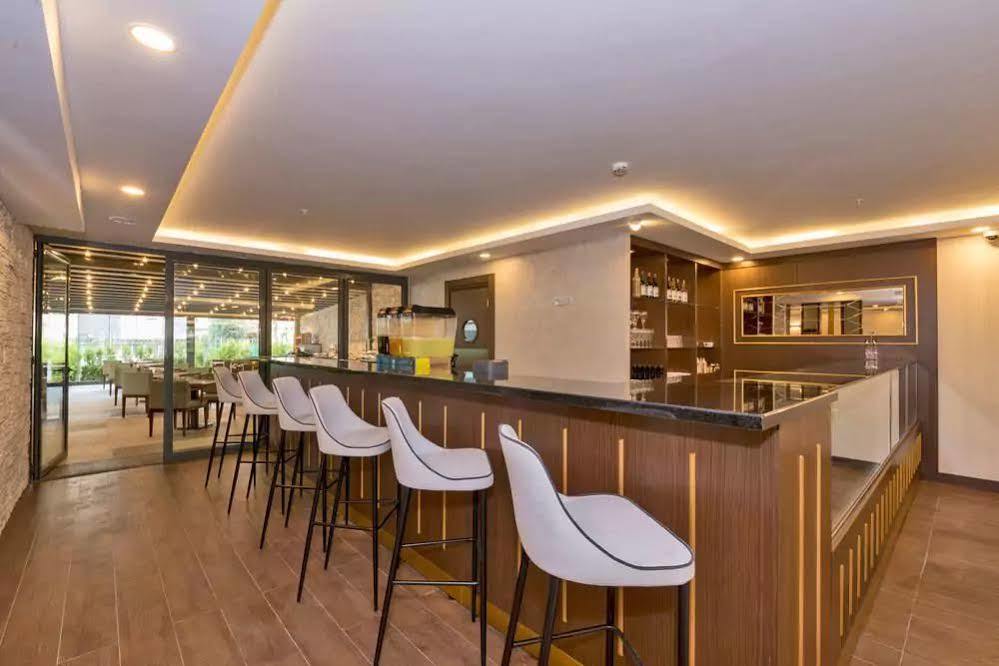 Land Park Hotel อิสตันบูล ภายนอก รูปภาพ
