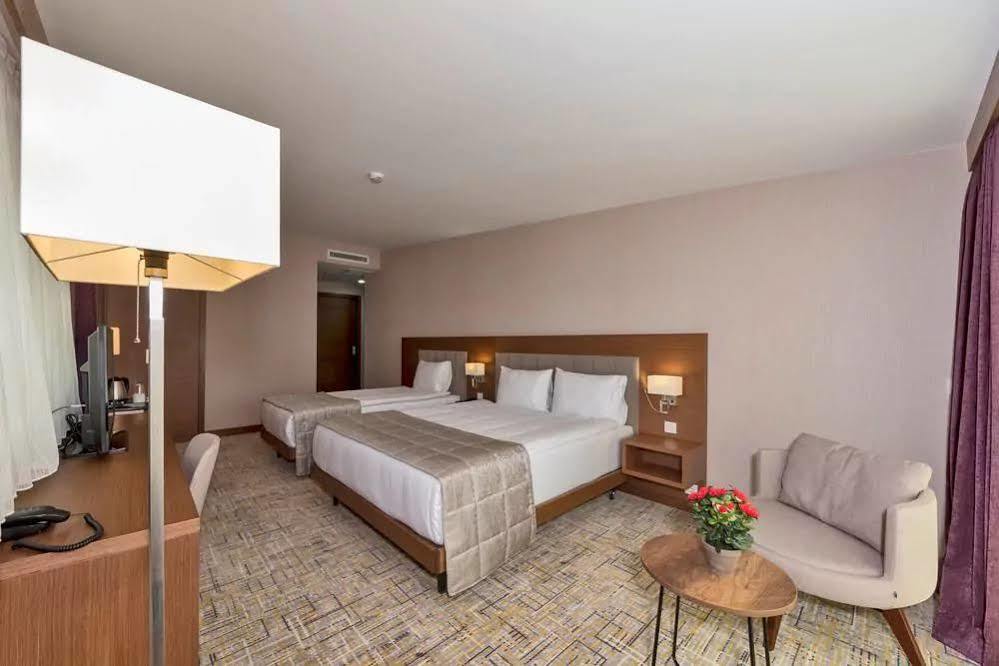 Land Park Hotel อิสตันบูล ภายนอก รูปภาพ
