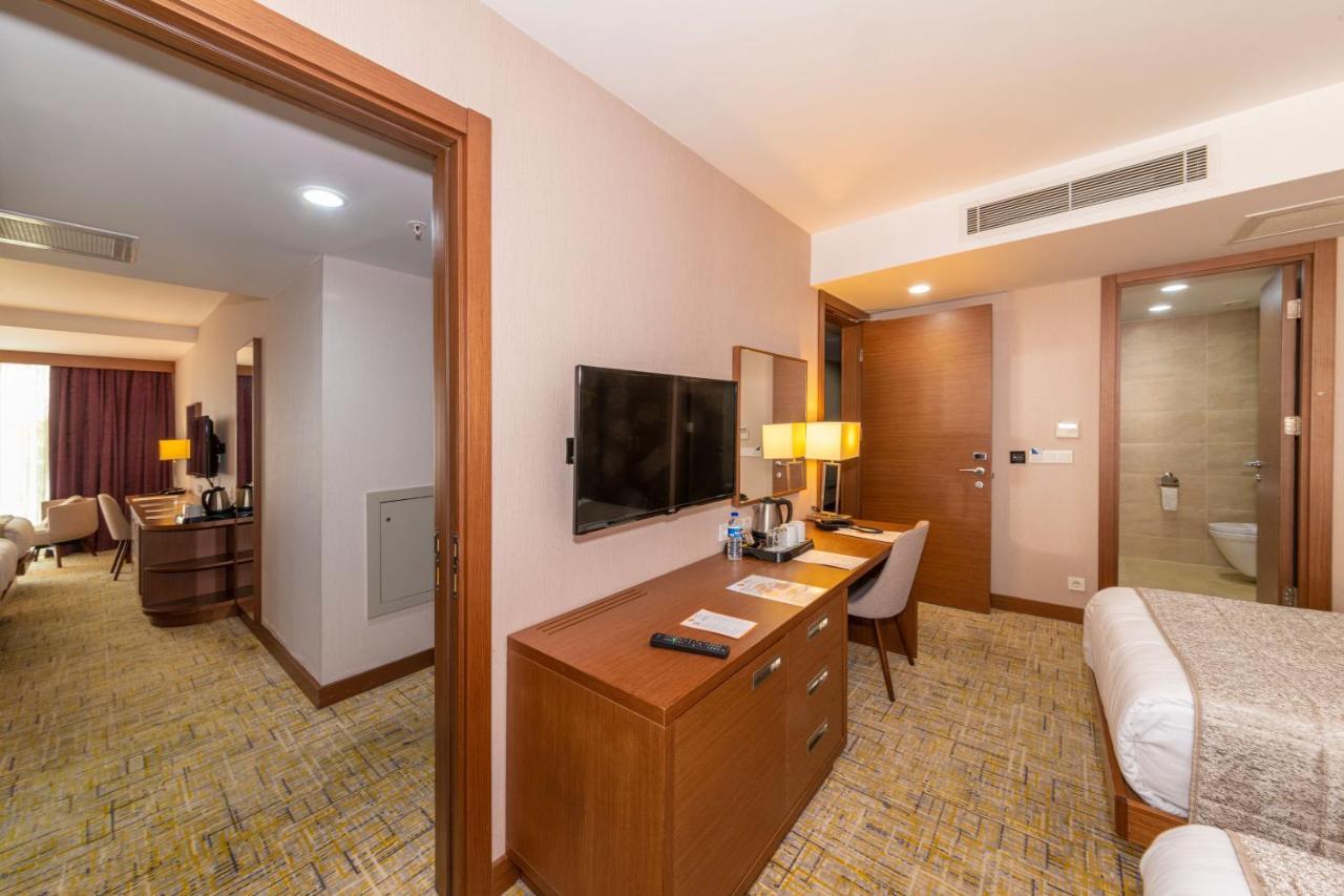 Land Park Hotel อิสตันบูล ภายนอก รูปภาพ